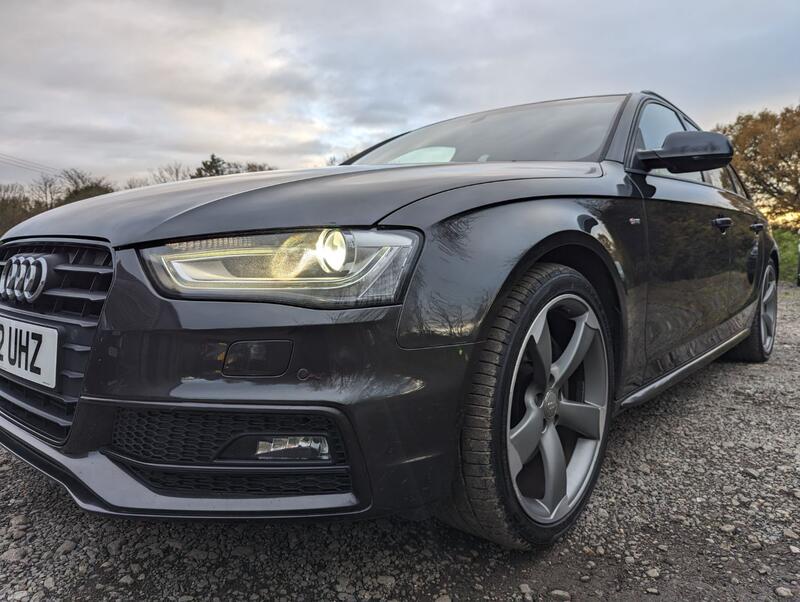 AUDI A4 AVANT 3.0 TDI V6 Black Edition  2012