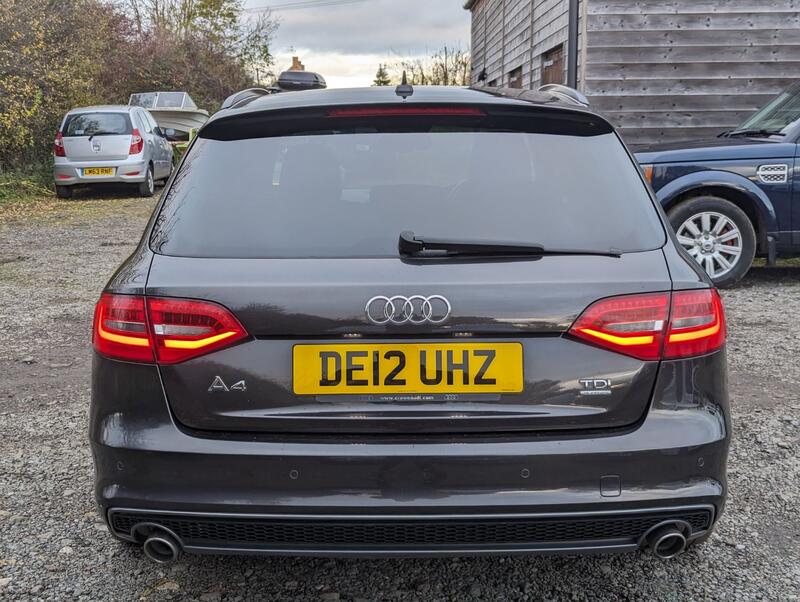 AUDI A4 AVANT 3.0 TDI V6 Black Edition  2012