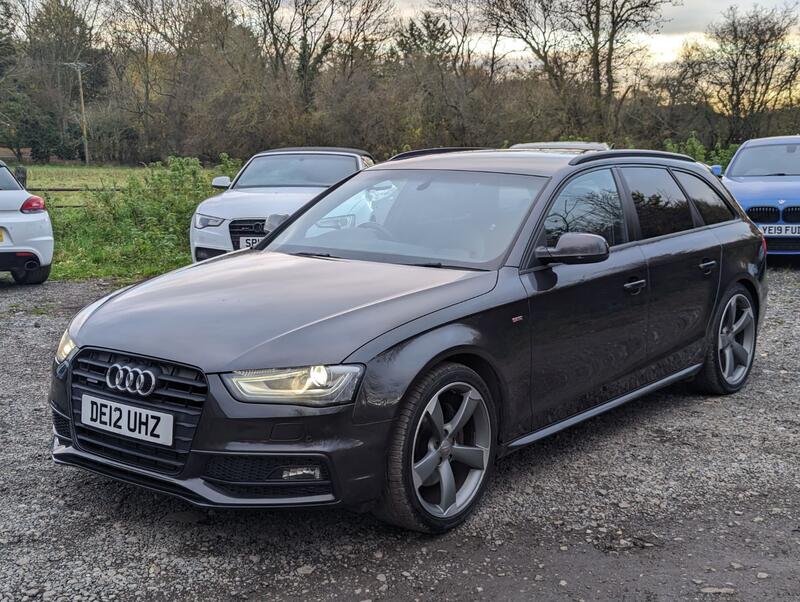 AUDI A4 AVANT 3.0 TDI V6 Black Edition  2012