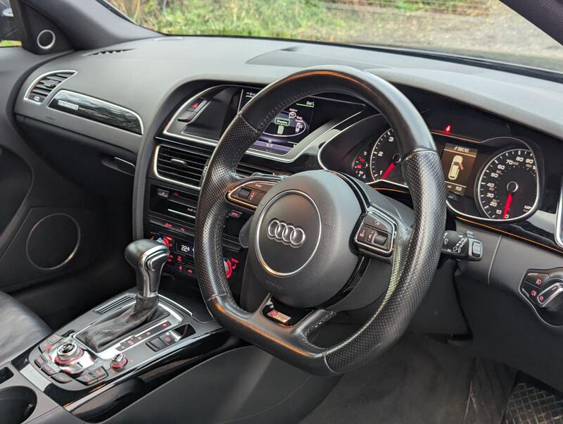 AUDI A4 AVANT 3.0 TDI V6 Black Edition  2012