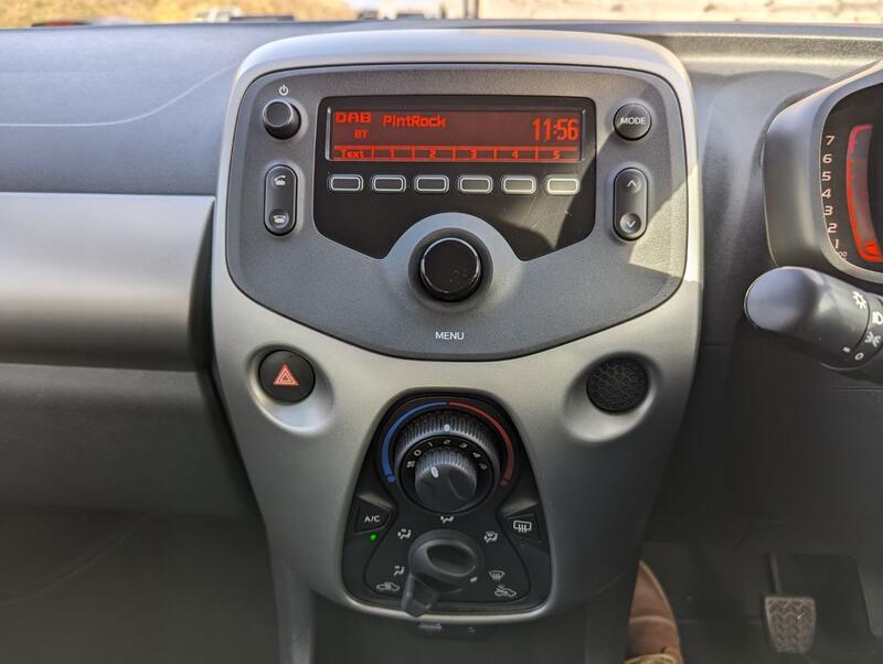 TOYOTA AYGO 1.0 VVT-i x-play  2018