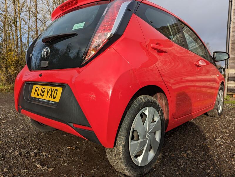 TOYOTA AYGO 1.0 VVT-i x-play  2018