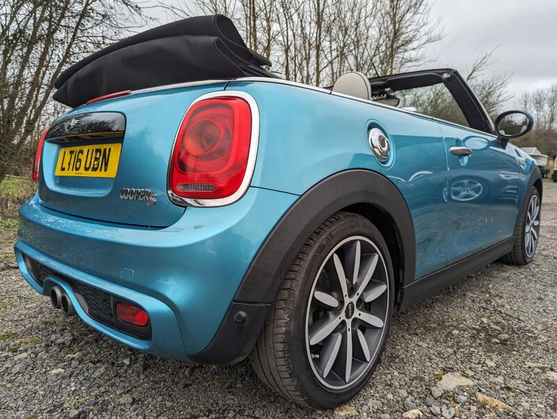 MINI CONVERTIBLE 2.0 Cooper S Convertible 2016