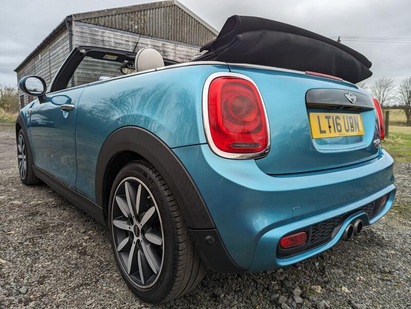 MINI CONVERTIBLE 2.0 Cooper S Convertible 2016