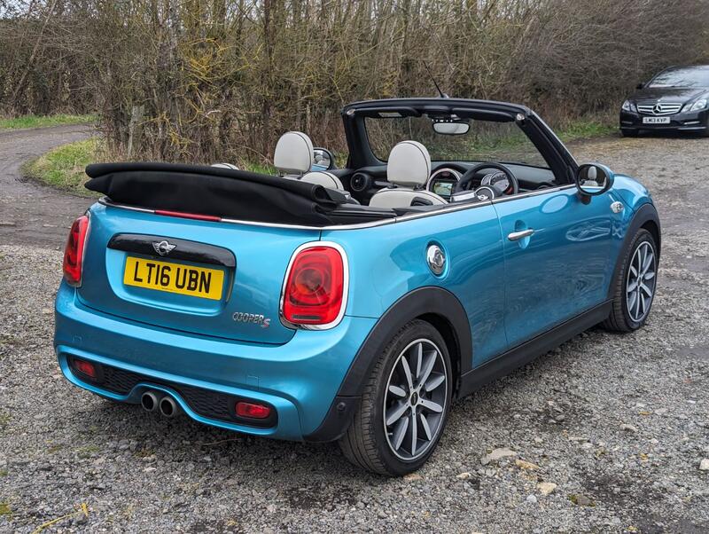 MINI CONVERTIBLE 2.0 Cooper S Convertible 2016