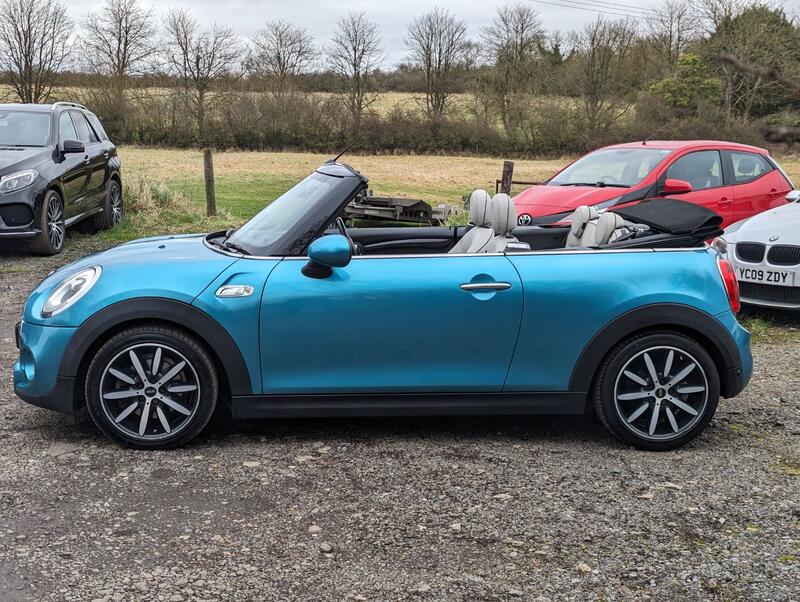 MINI CONVERTIBLE 2.0 Cooper S Convertible 2016