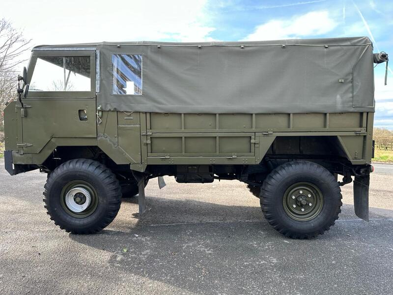 LAND ROVER    101 Forward Control 1976