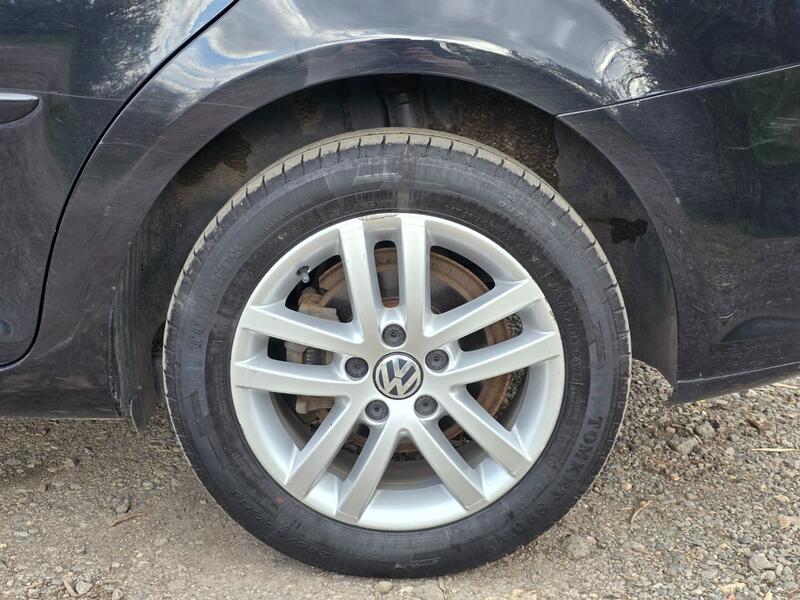 VOLKSWAGEN TOURAN 1.6 TDI SE 2014