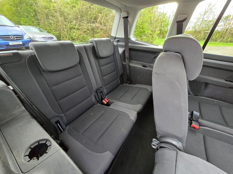 VOLKSWAGEN TOURAN 1.6 TDI SE 2014