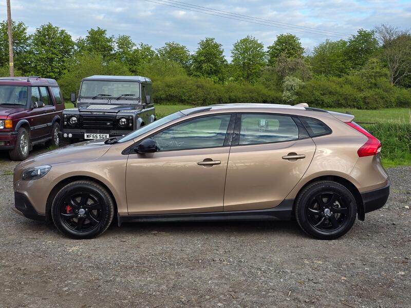 VOLVO V40 CROSS COUNTRY 1.6 D2 SE Nav 2013