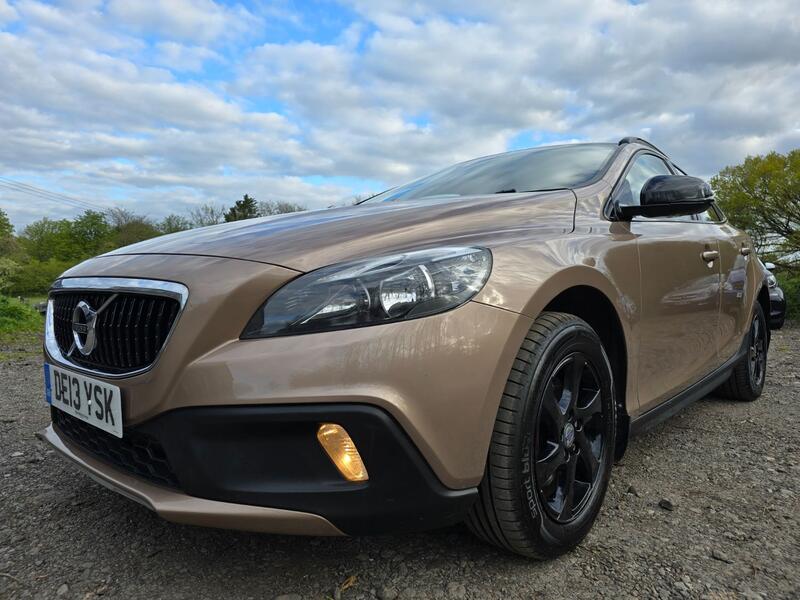 VOLVO V40 CROSS COUNTRY 1.6 D2 SE Nav 2013