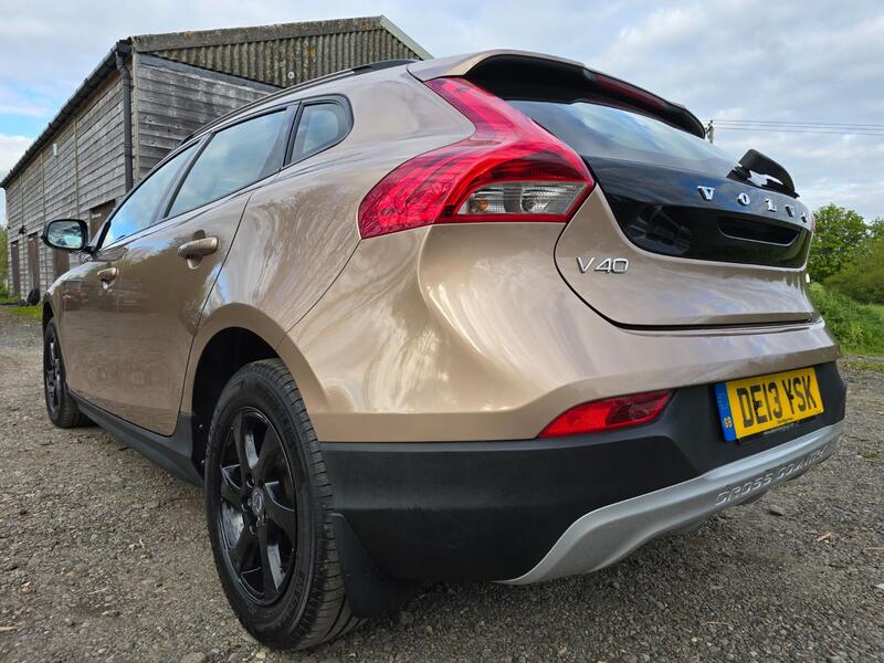 VOLVO V40 CROSS COUNTRY 1.6 D2 SE Nav 2013