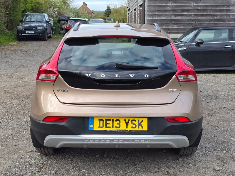 VOLVO V40 CROSS COUNTRY 1.6 D2 SE Nav 2013