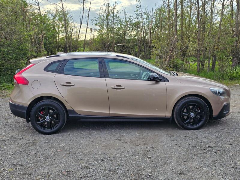 VOLVO V40 CROSS COUNTRY 1.6 D2 SE Nav 2013