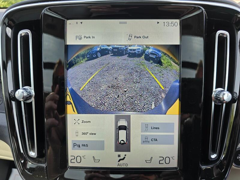VOLVO XC40 2.0 Momentum Pro D3 2018