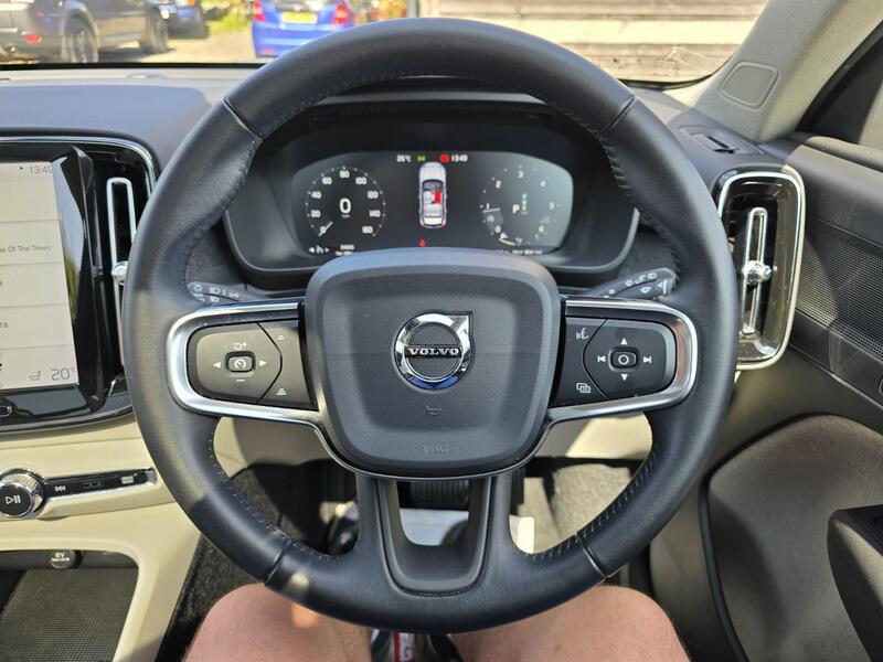 VOLVO XC40 2.0 Momentum Pro D3 2018