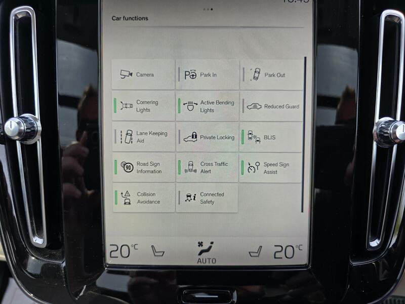 VOLVO XC40 2.0 Momentum Pro D3 2018