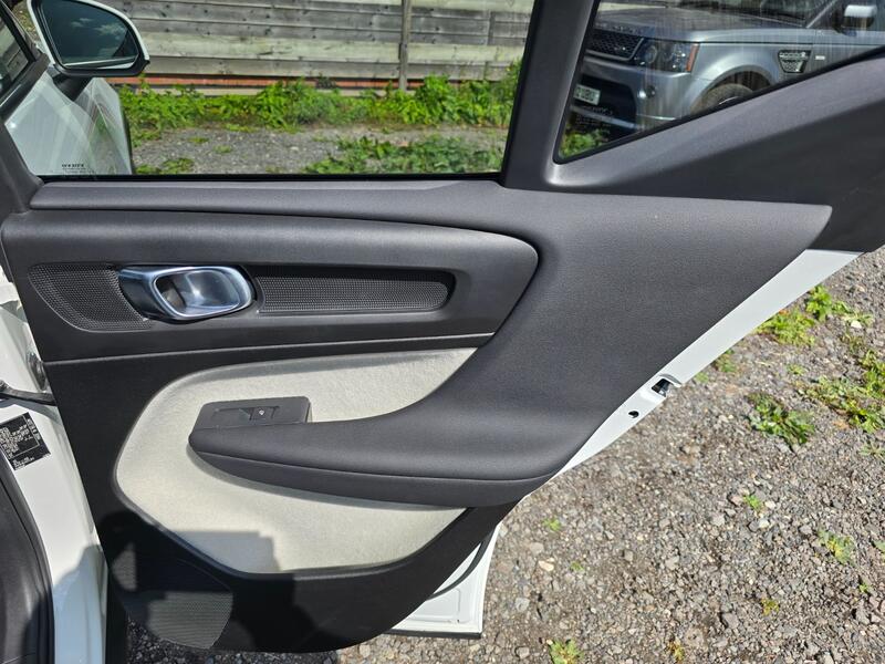 VOLVO XC40 2.0 Momentum Pro D3 2018