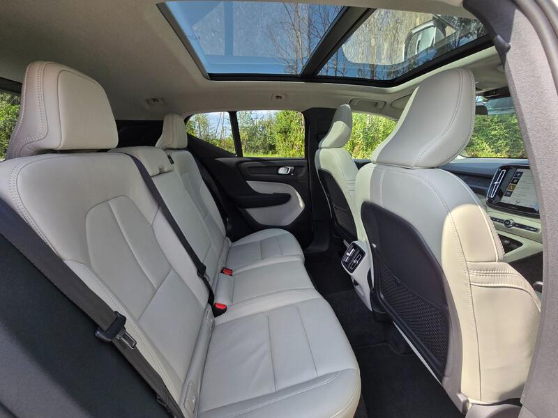 VOLVO XC40 2.0 Momentum Pro D3 2018