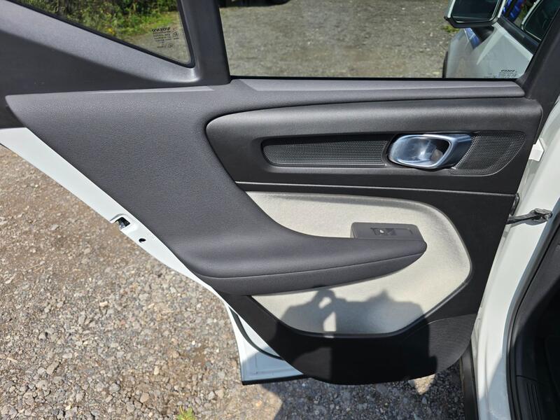 VOLVO XC40 2.0 Momentum Pro D3 2018
