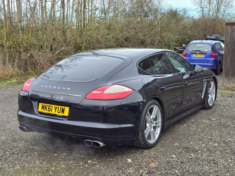 PORSCHE PANAMERA 4.8 T V8 Turbo S 2011