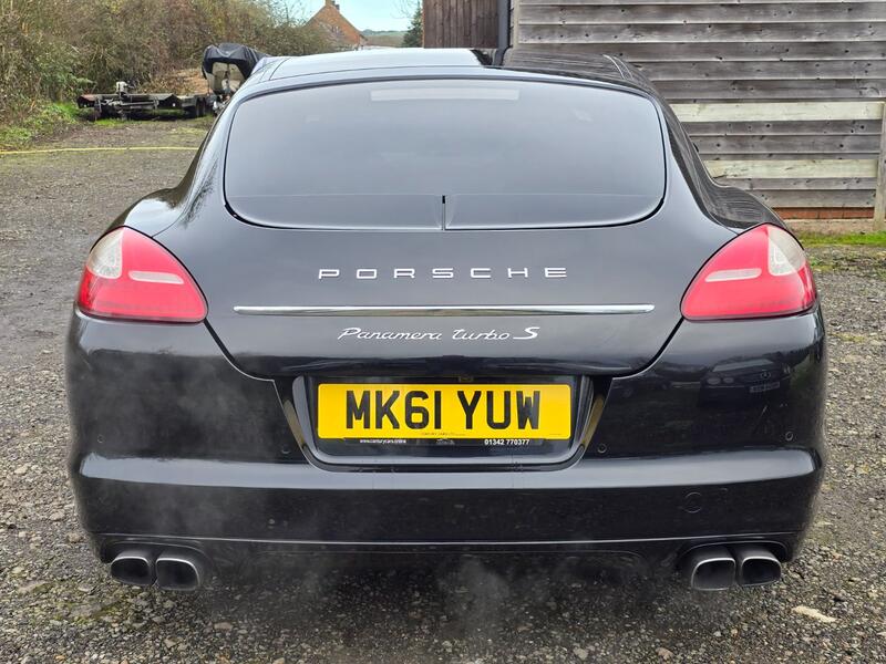 PORSCHE PANAMERA 4.8 T V8 Turbo S 2011