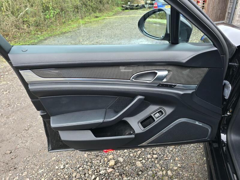 PORSCHE PANAMERA 4.8 T V8 Turbo S 2011