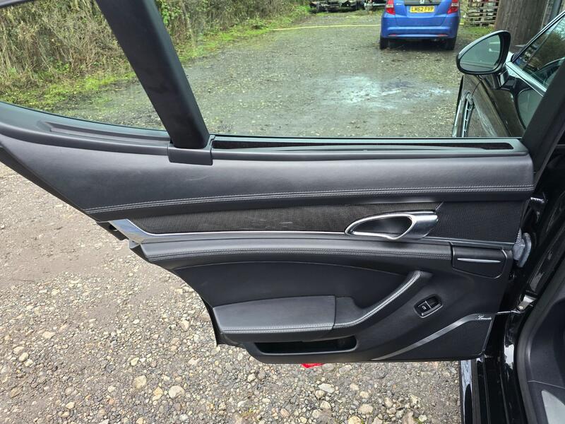 PORSCHE PANAMERA 4.8 T V8 Turbo S 2011