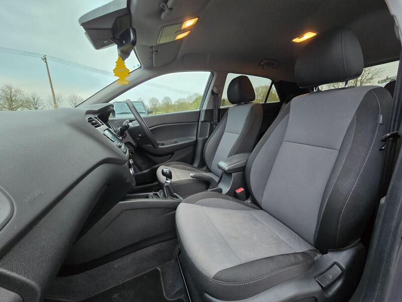 HYUNDAI I20 1.2 Premium Nav 2019