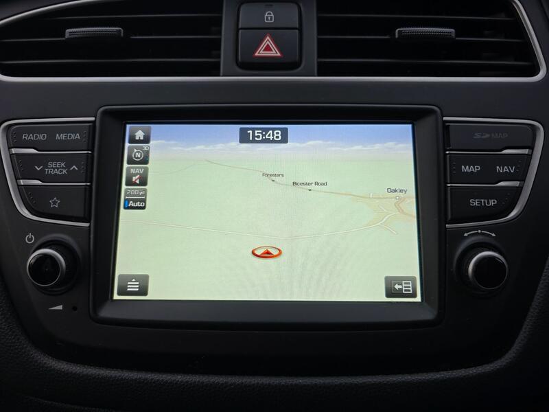 HYUNDAI I20 1.2 Premium Nav 2019