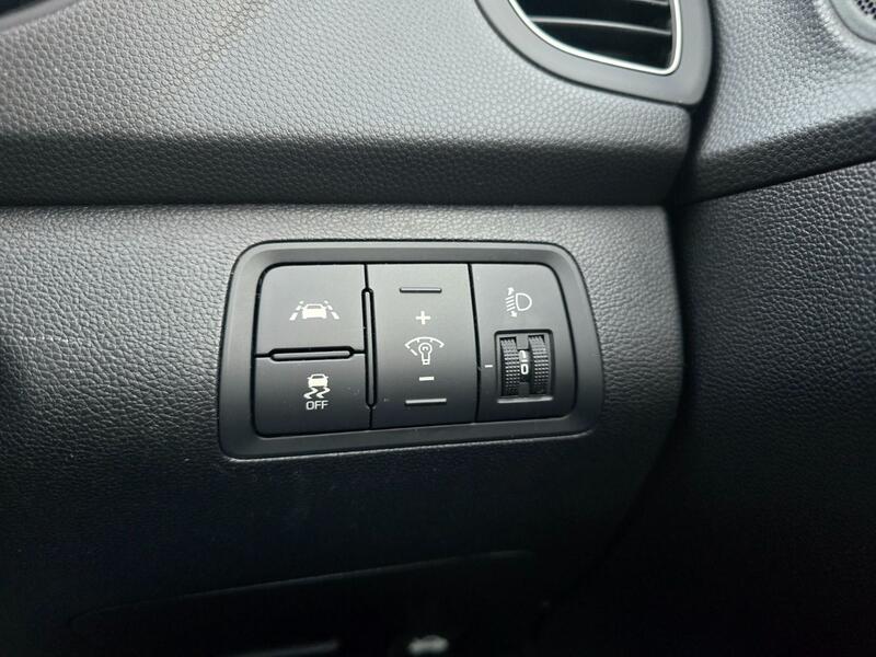 HYUNDAI I20 1.2 Premium Nav 2019