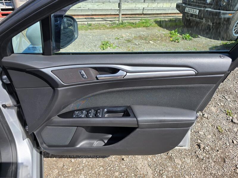 FORD MONDEO 2.0 TDCi Zetec 2015