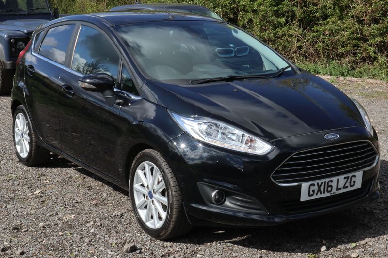 FORD FIESTA TITANIUM 2016