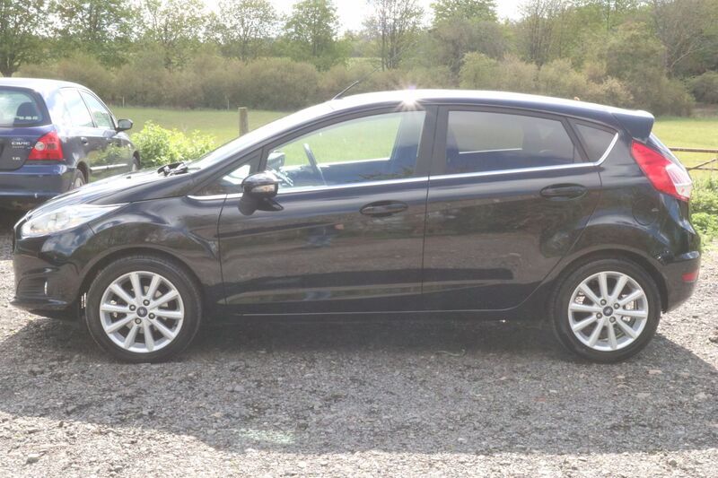 FORD FIESTA TITANIUM 2016