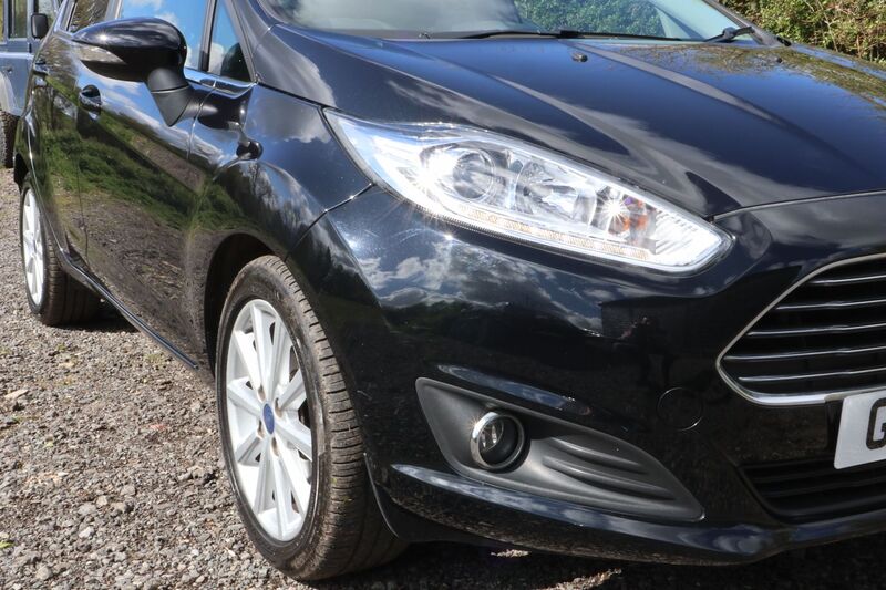 FORD FIESTA TITANIUM 2016