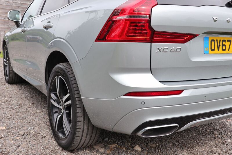 VOLVO XC60 D4 R-DESIGN AWD 2017