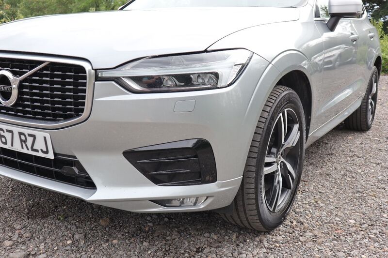 VOLVO XC60 D4 R-DESIGN AWD 2017