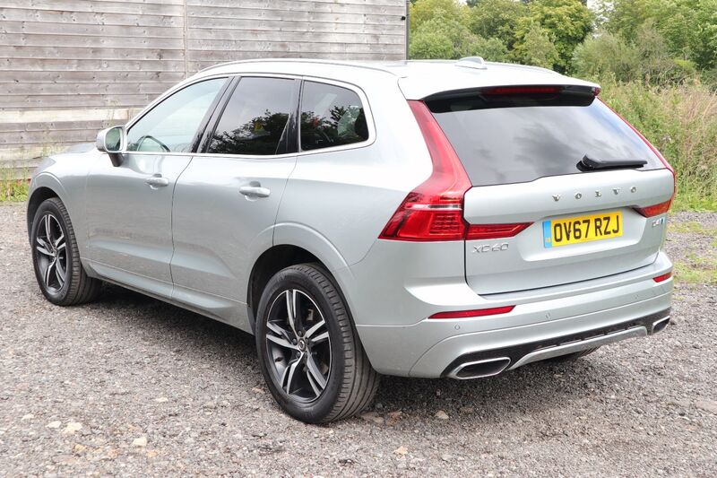 VOLVO XC60 D4 R-DESIGN AWD 2017