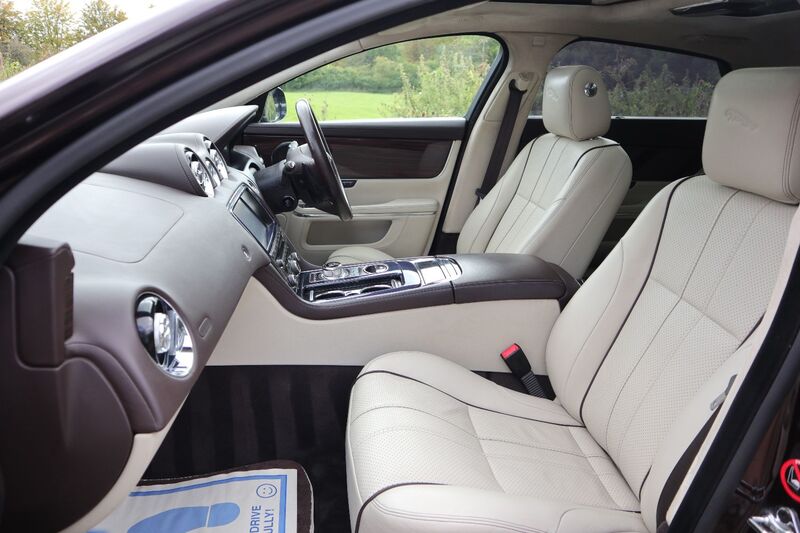 JAGUAR XJ D V6 PORTFOLIO 2010