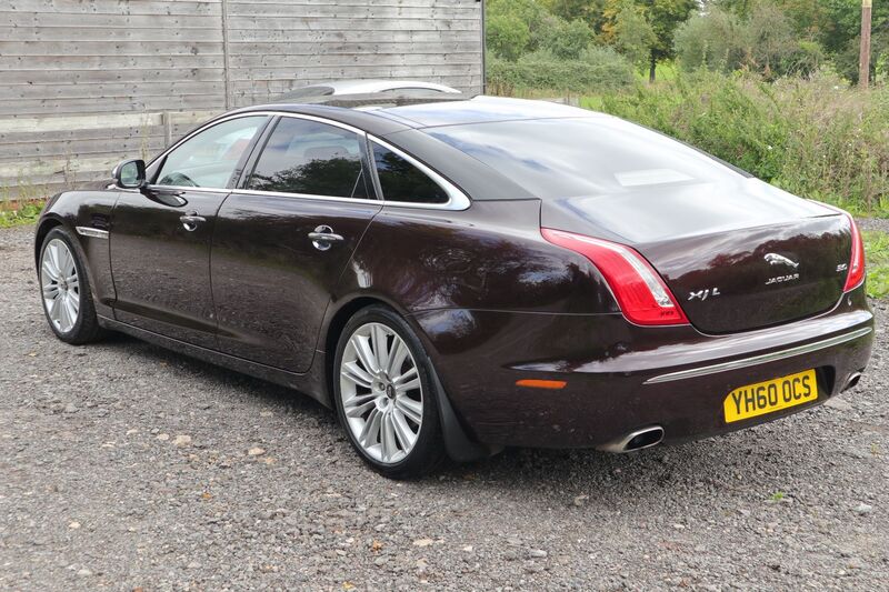 JAGUAR XJ D V6 PORTFOLIO 2010