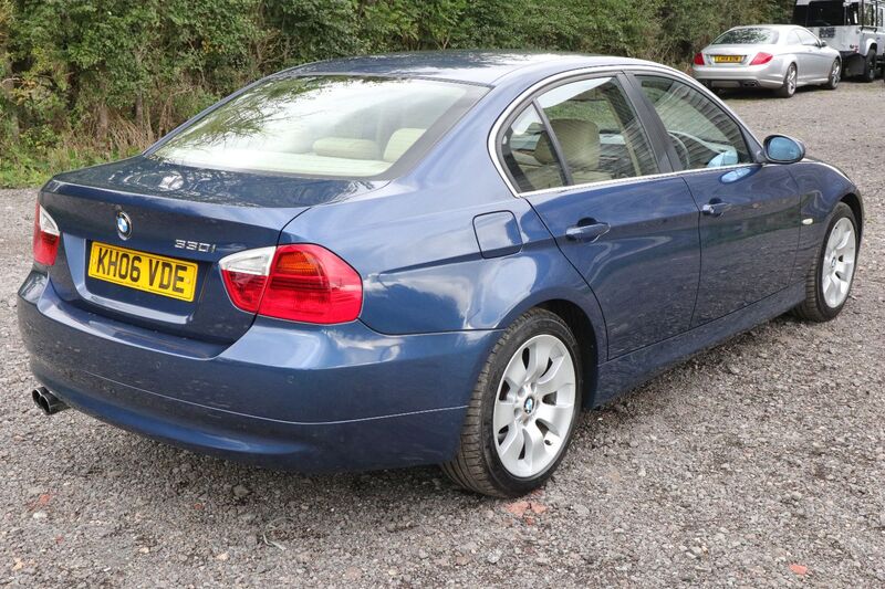 BMW 3 SERIES 330I SE 2006