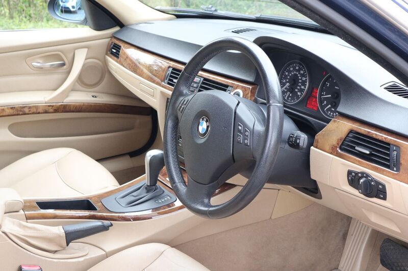 BMW 3 SERIES 330I SE 2006