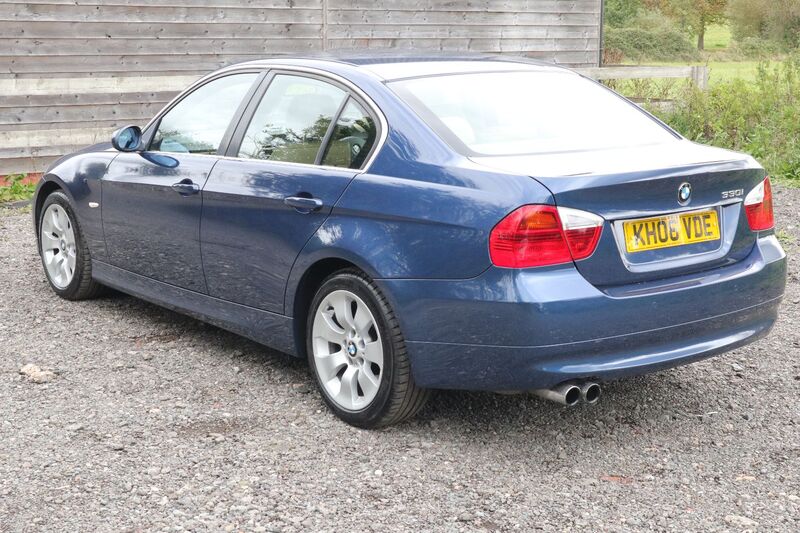 BMW 3 SERIES 330I SE 2006