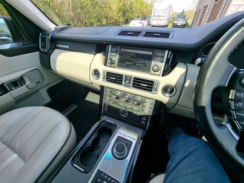 LAND ROVER RANGE ROVER TDV8 VOGUE 2011