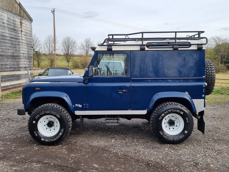 LAND ROVER DEFENDER TD5 COUNTY HARD TOP 2001