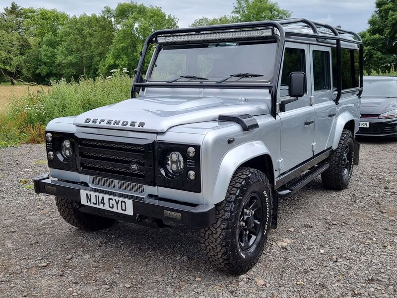 LAND ROVER DEFENDER 110 TD COUNTY STATION WAGON 2014