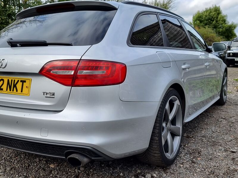 AUDI A4 AVANT TFSI QUATTRO S LINE BLACK EDITION 2012