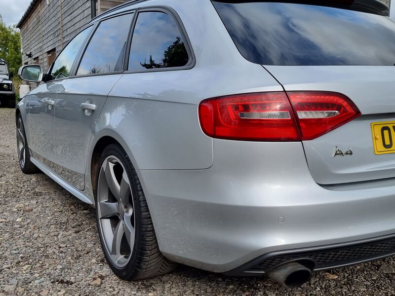 AUDI A4 AVANT TFSI QUATTRO S LINE BLACK EDITION 2012