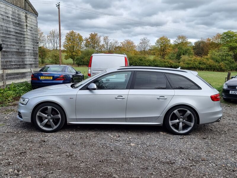 AUDI A4 AVANT TFSI QUATTRO S LINE BLACK EDITION 2012