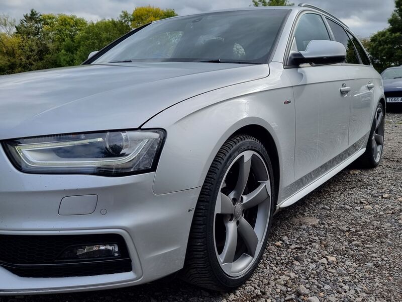 AUDI A4 AVANT TFSI QUATTRO S LINE BLACK EDITION 2012